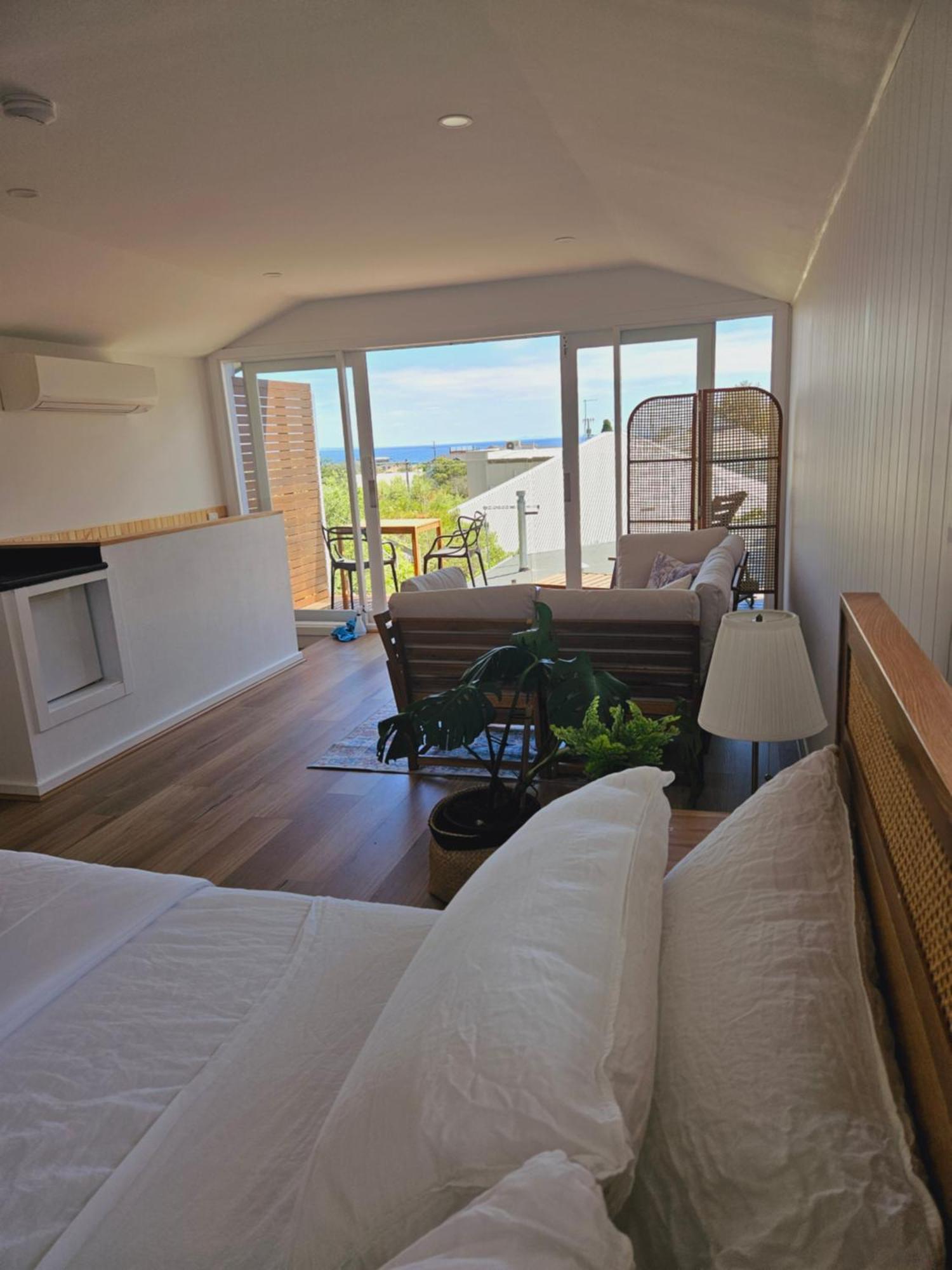 By The Seaside Hotel Mornington Exterior photo